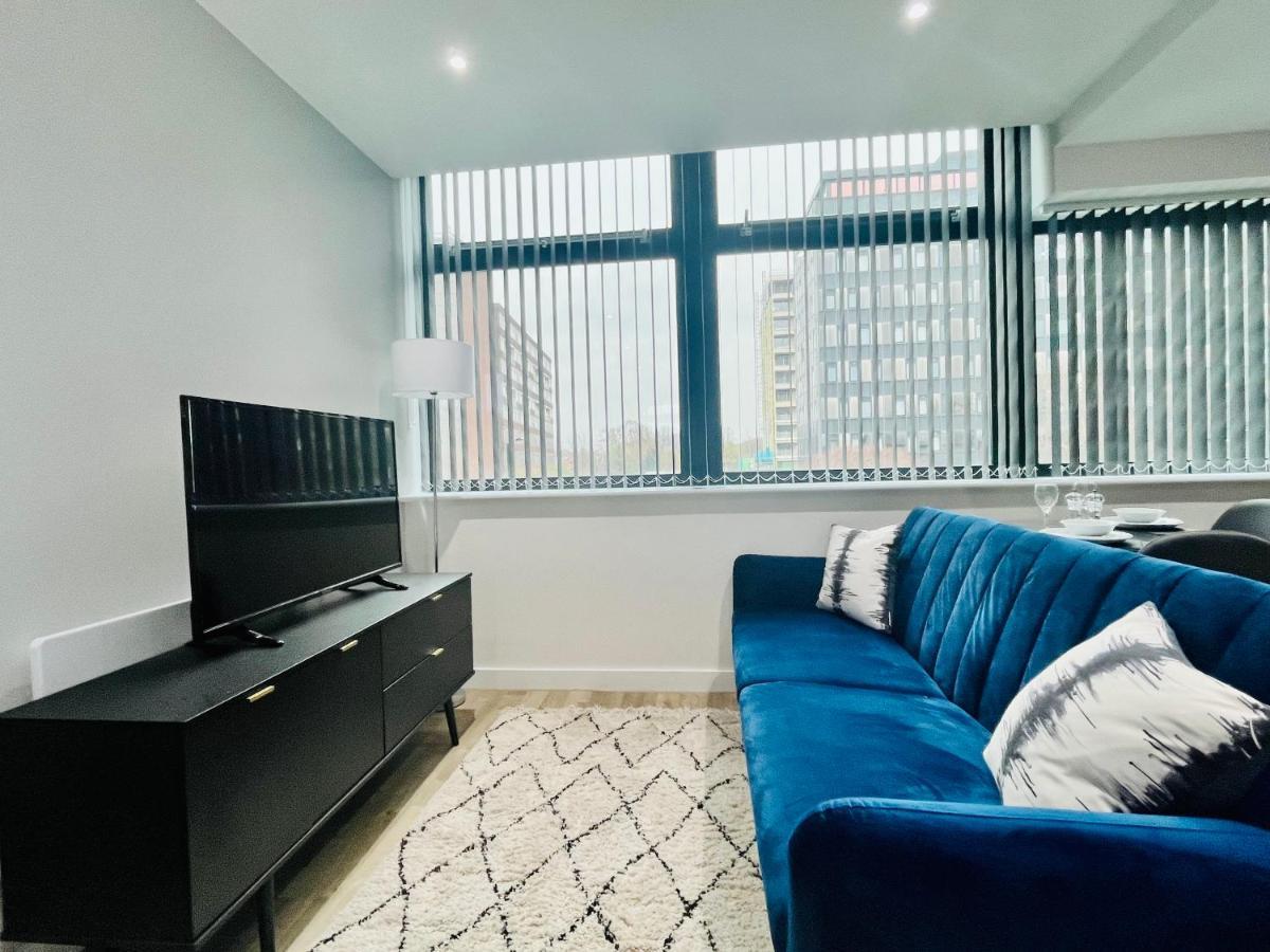 Lovely Studio Apartment With Free Parking Included! Manchester Buitenkant foto
