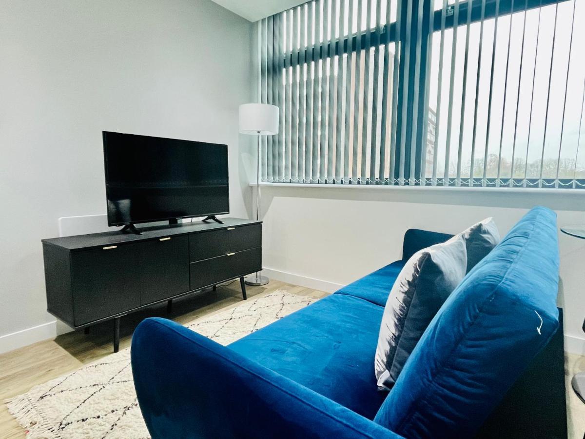Lovely Studio Apartment With Free Parking Included! Manchester Buitenkant foto